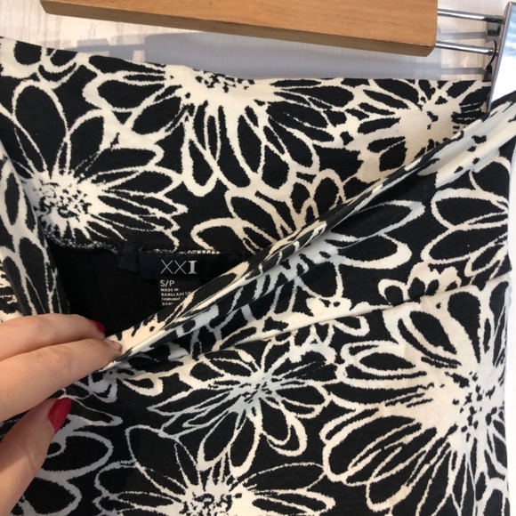 Forever 21 Skirt - Size Small - Picture 2 of 2